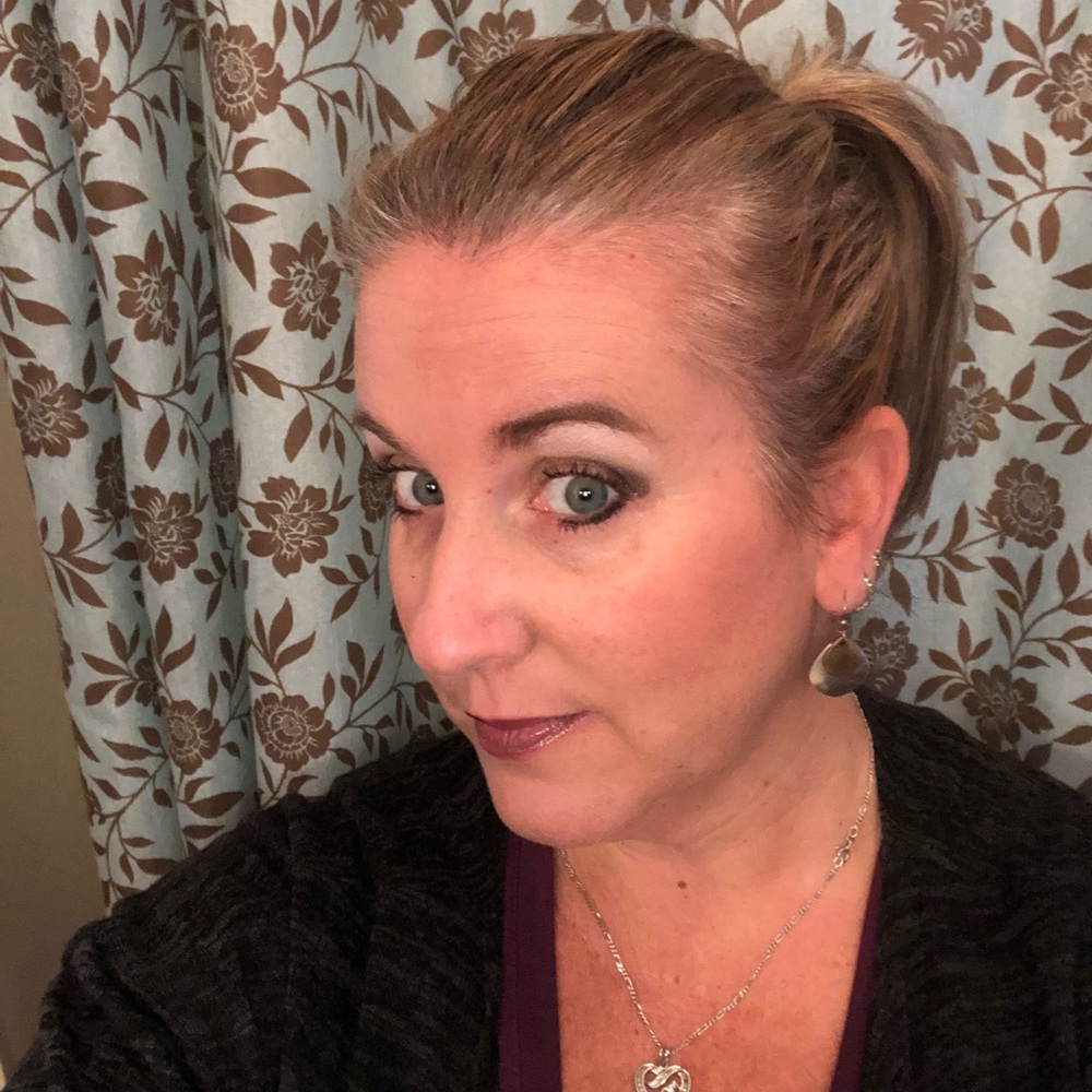 Meet your Posher, Jennifer